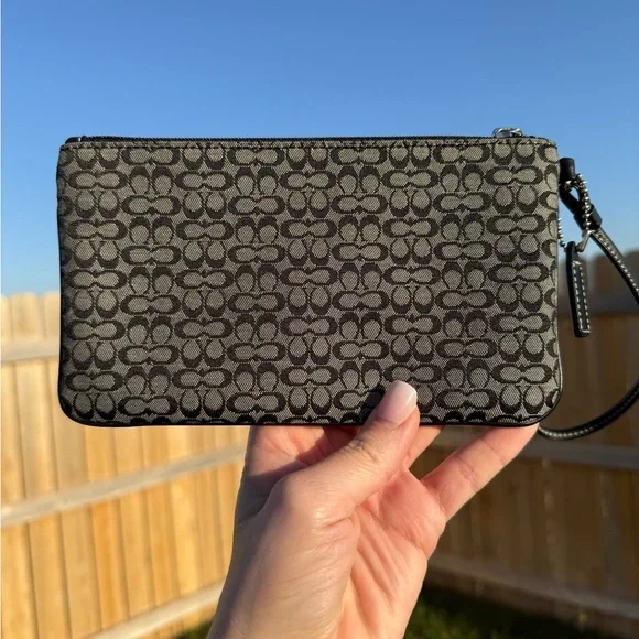 Coach Y2K Black and Gray Signature Pattern Wallet/Wristlet - Picture 5 of 8